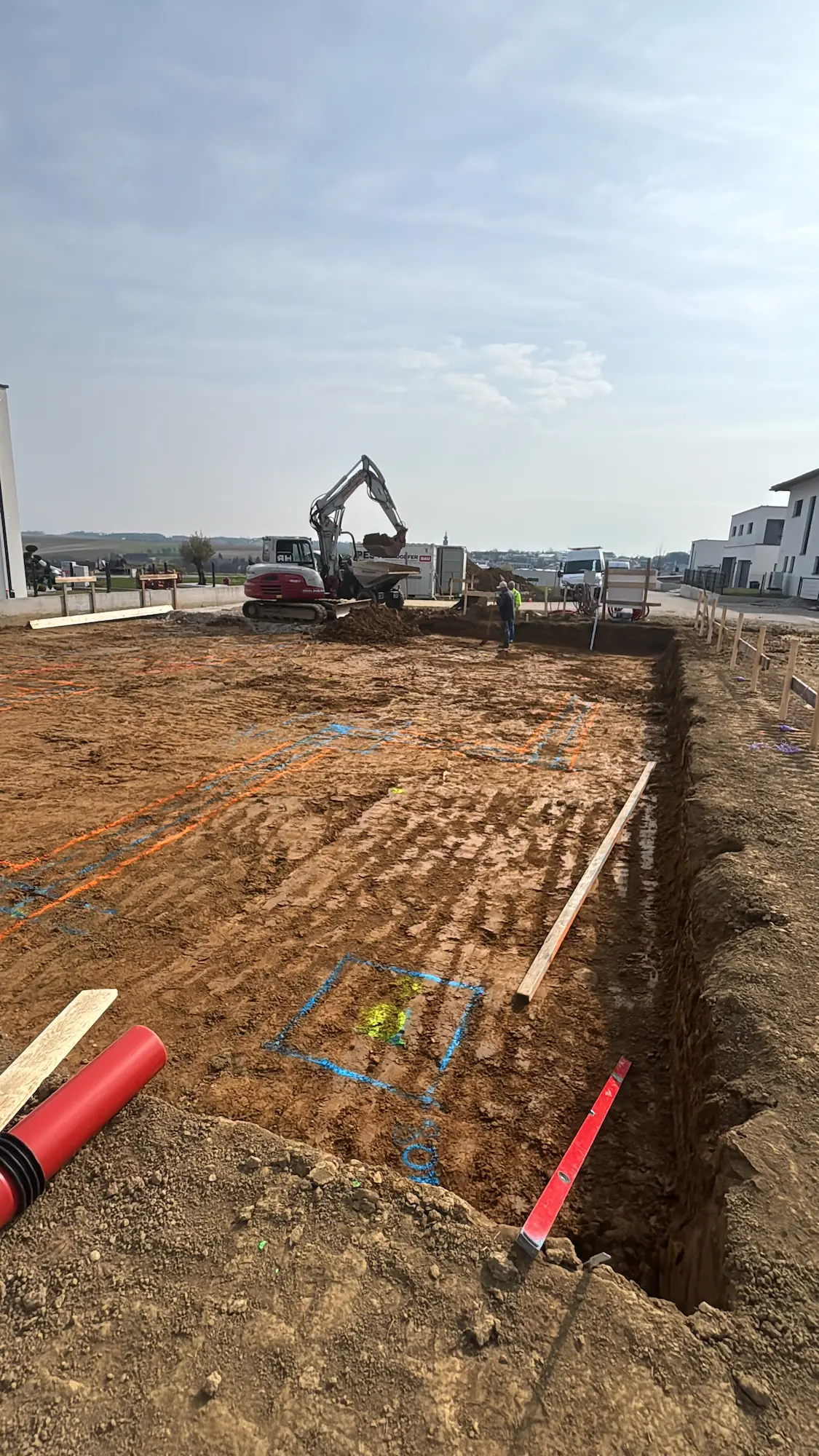 Firma Reslhauns GmbH in Linz beim Aushub eines Fundaments für ein Einfamilienhaus